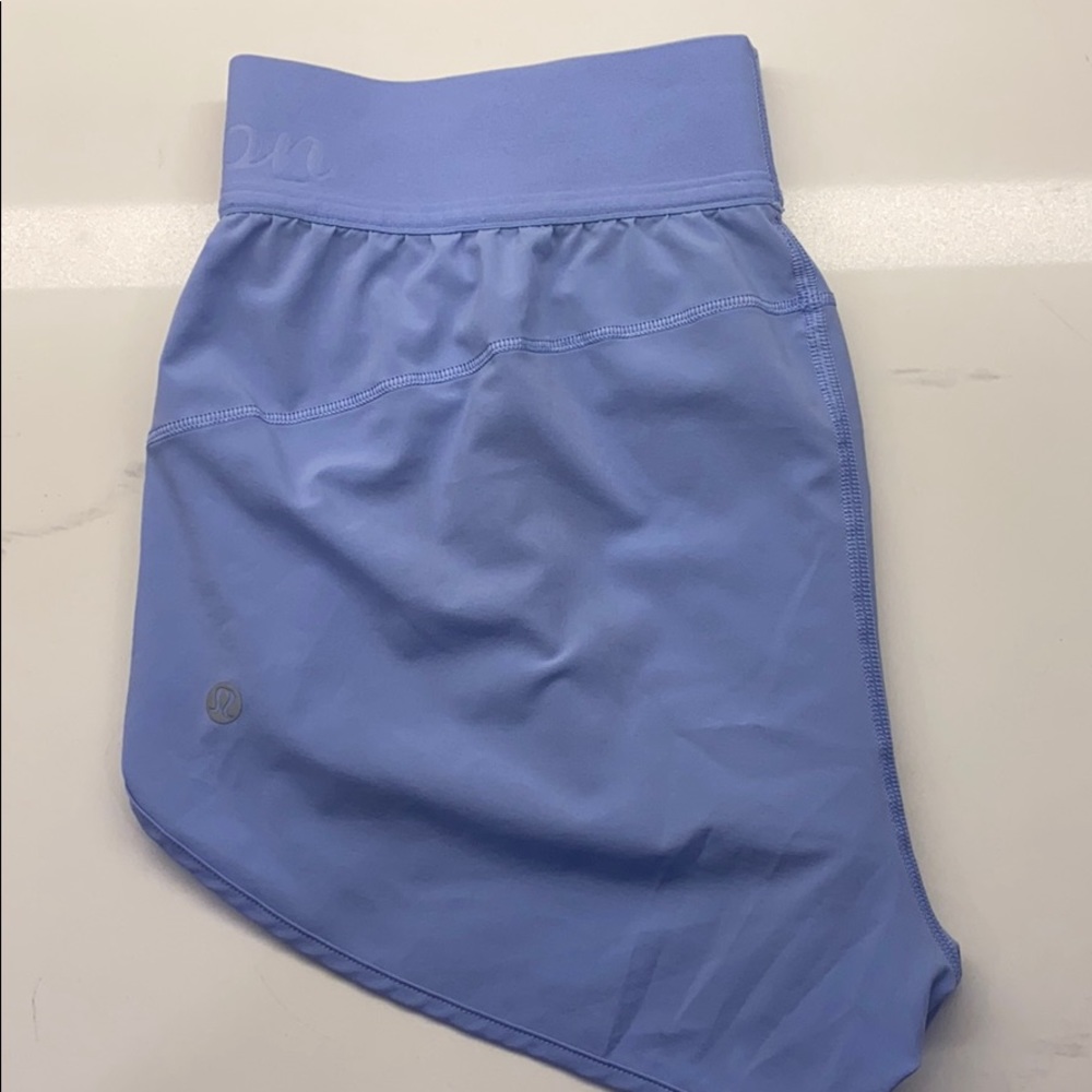 Lululemon shorts size 6